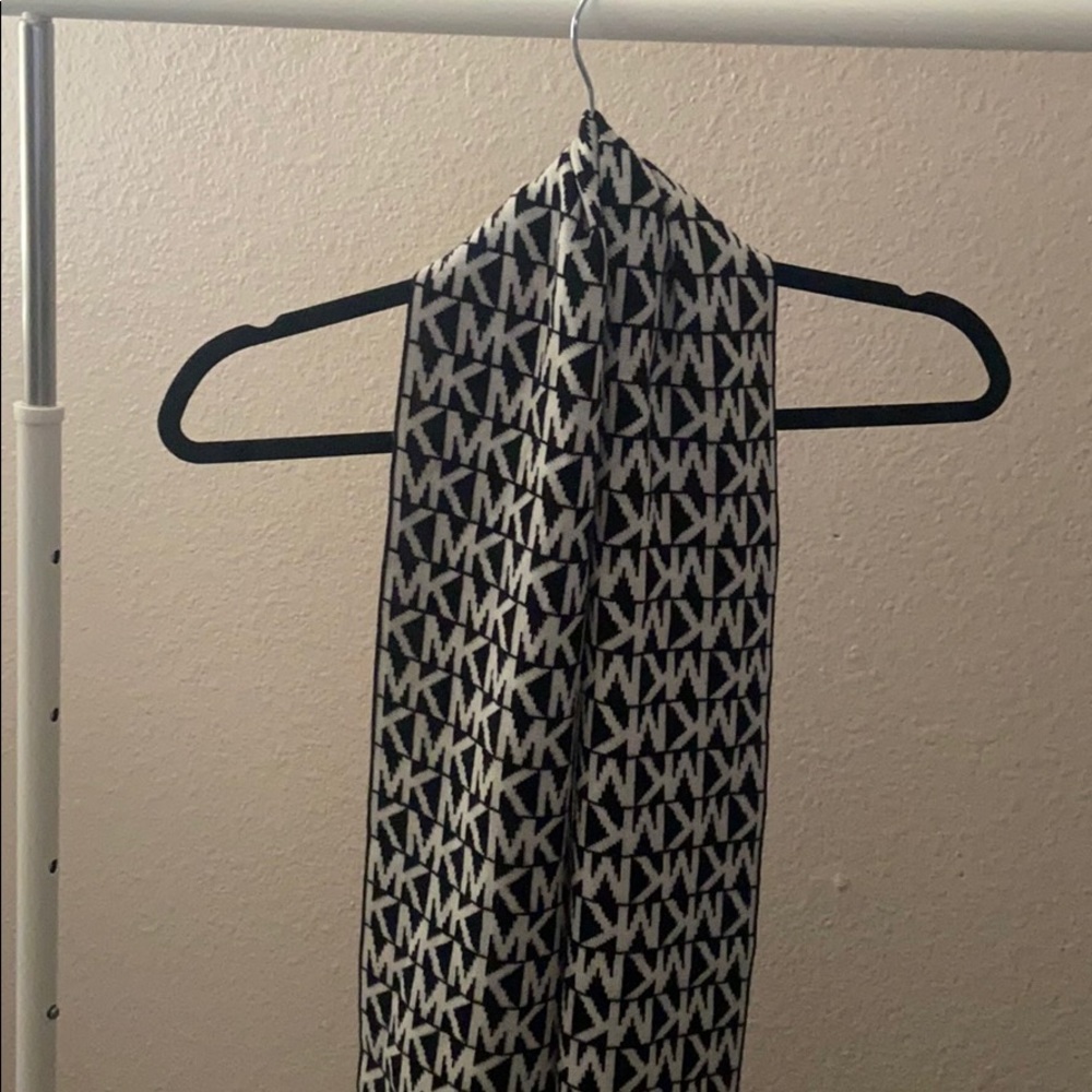 Michael Kors scarf